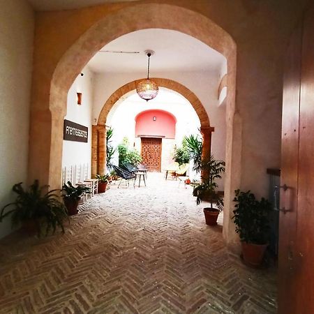 Frenteabastos Suites Cafe Hostal & Apartments Carmona  Extérieur photo