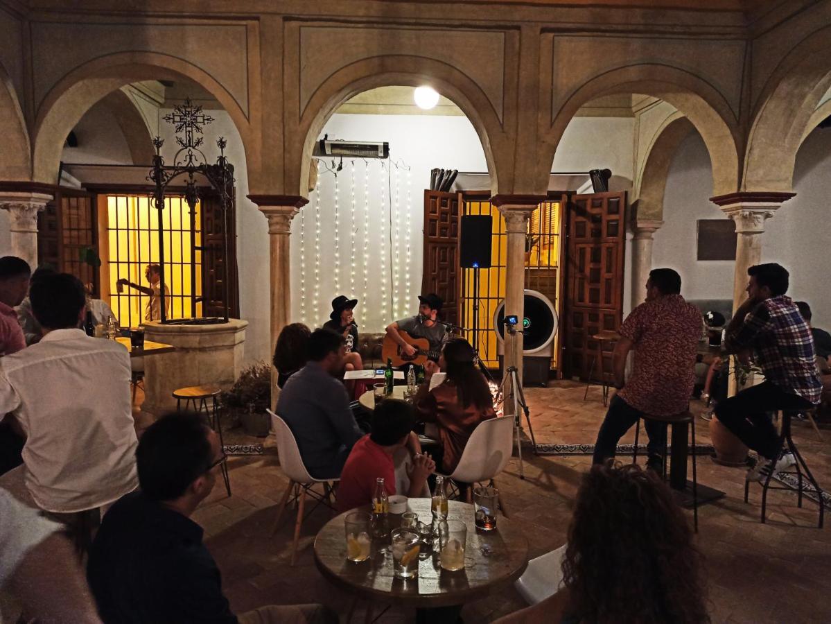 Frenteabastos Suites Cafe Hostal & Apartments Carmona  Extérieur photo
