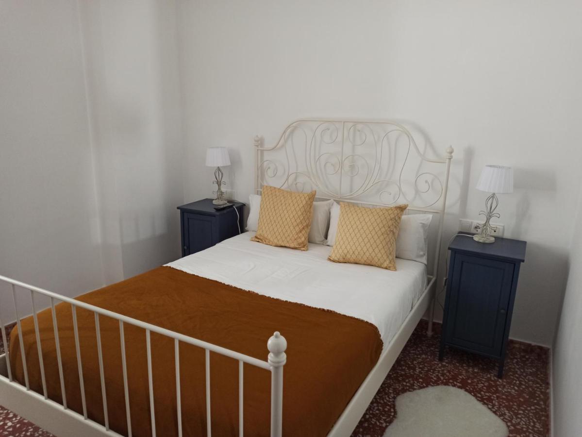 Frenteabastos Suites Cafe Hostal & Apartments Carmona  Chambre photo