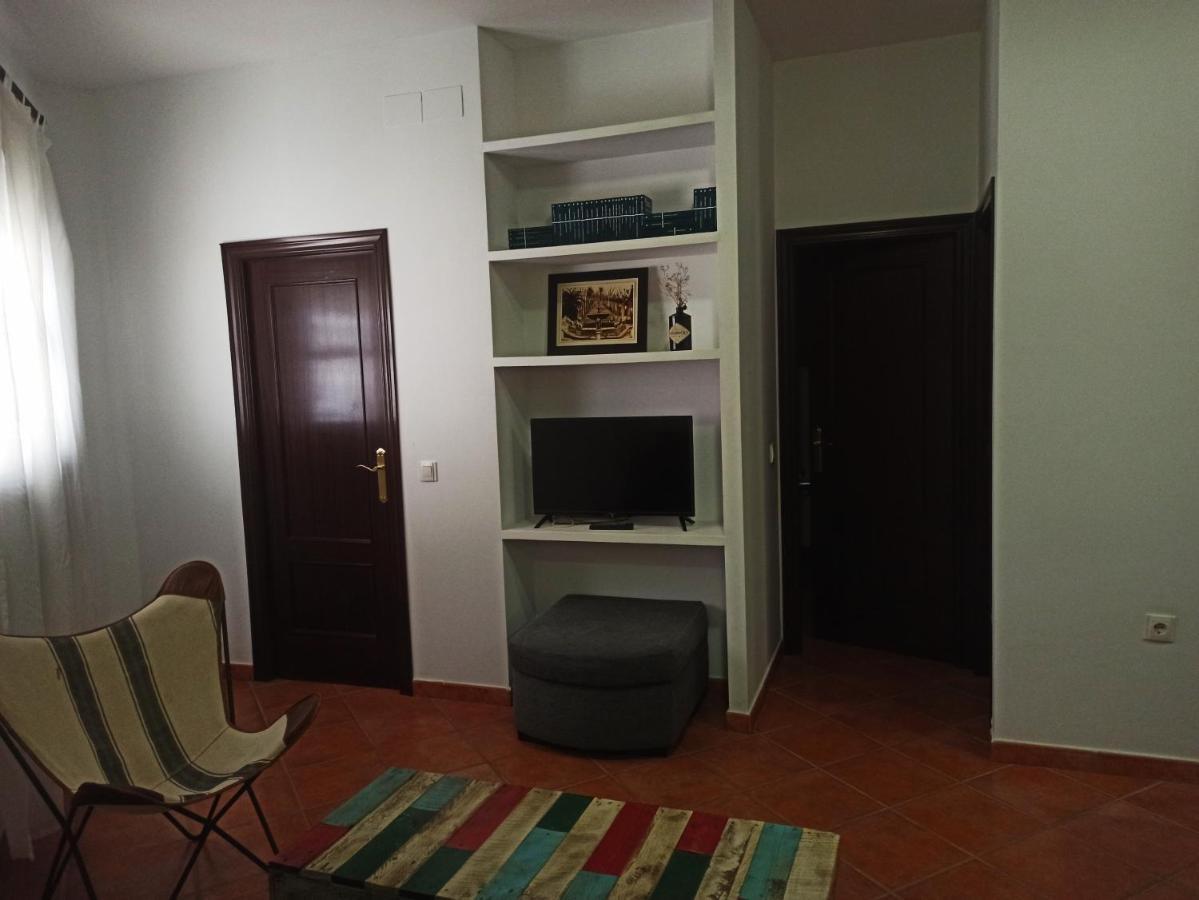 Frenteabastos Suites Cafe Hostal & Apartments Carmona  Extérieur photo