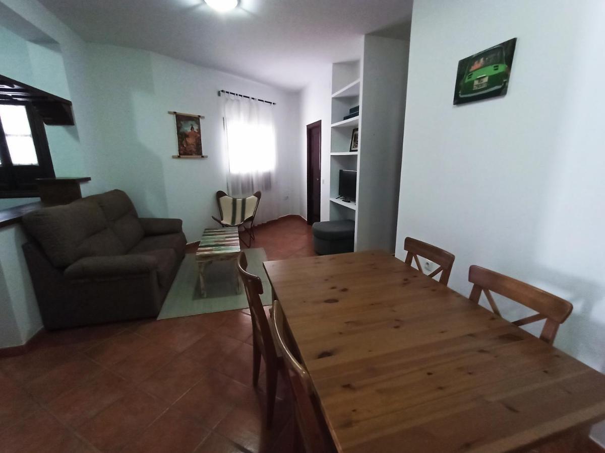 Frenteabastos Suites Cafe Hostal & Apartments Carmona  Extérieur photo