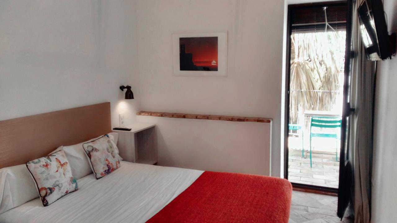 Frenteabastos Suites Cafe Hostal & Apartments Carmona  Extérieur photo