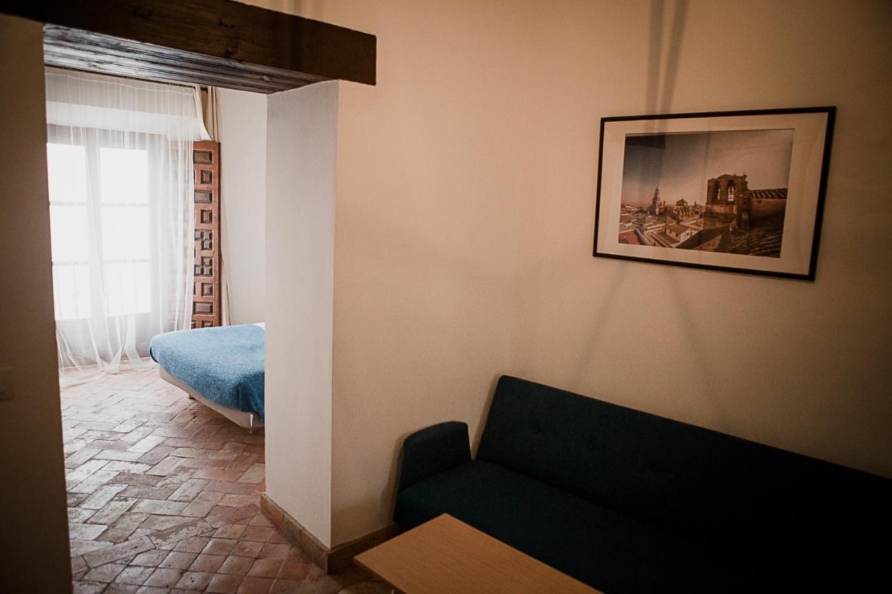 Frenteabastos Suites Cafe Hostal & Apartments Carmona  Extérieur photo