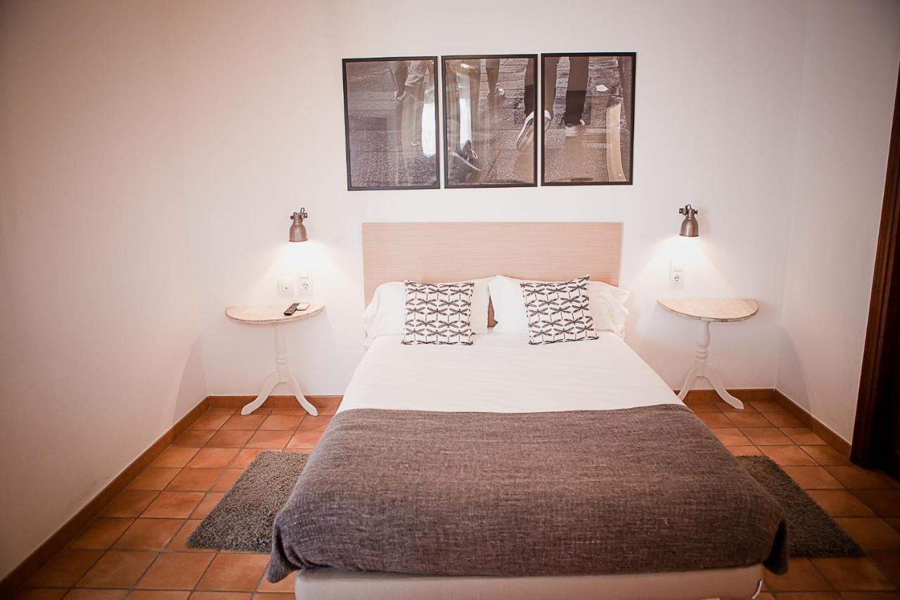 Frenteabastos Suites Cafe Hostal & Apartments Carmona  Extérieur photo