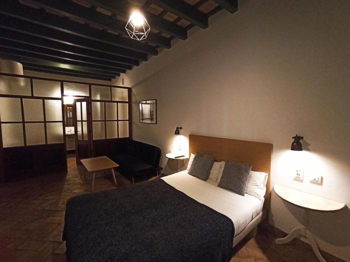 Frenteabastos Suites Cafe Hostal & Apartments Carmona  Extérieur photo